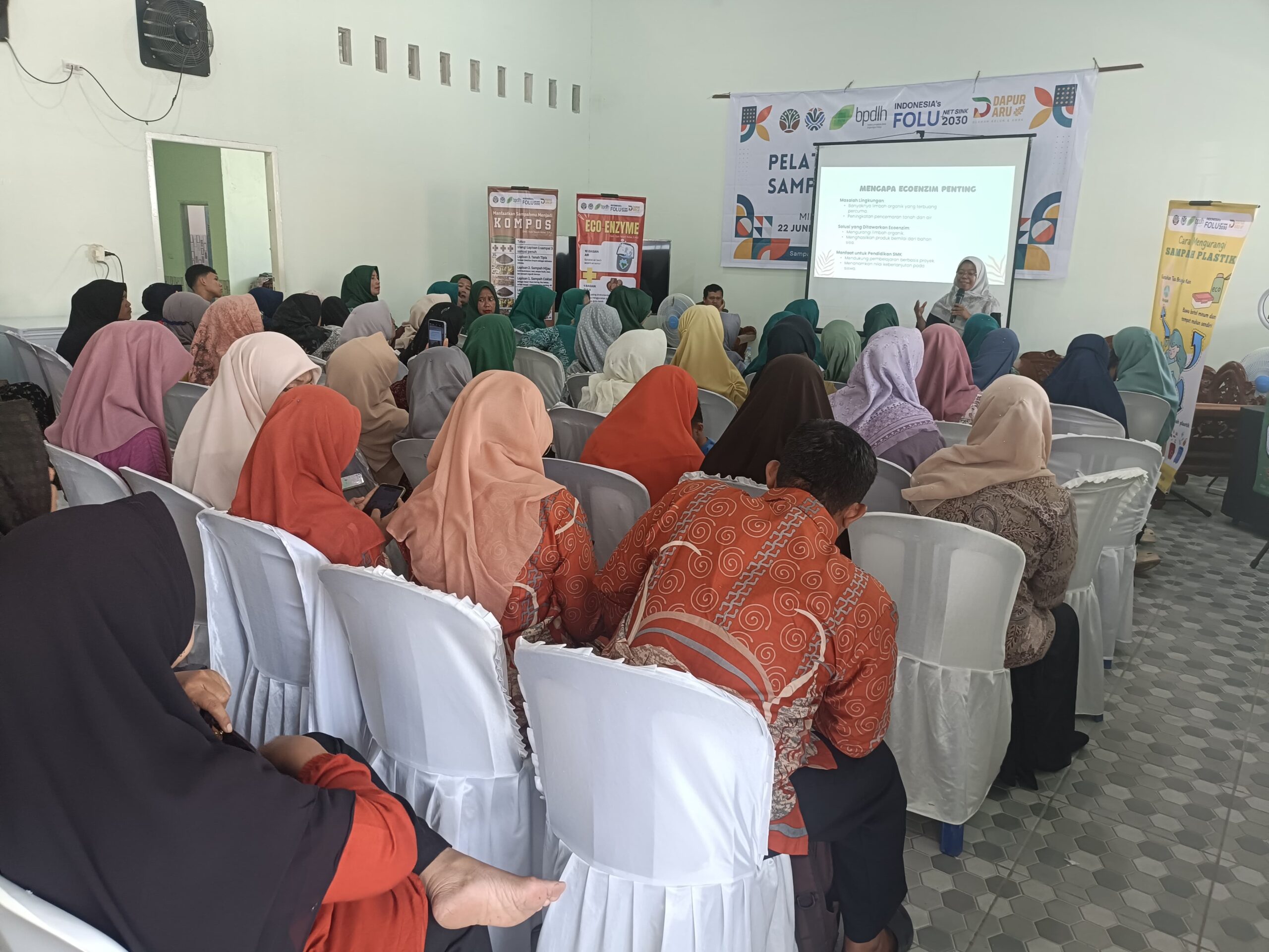 KWT Dapur Aru Latih Ibu-Ibu Salo Timur Olah Sampah Jadi Sumber Pendapatan