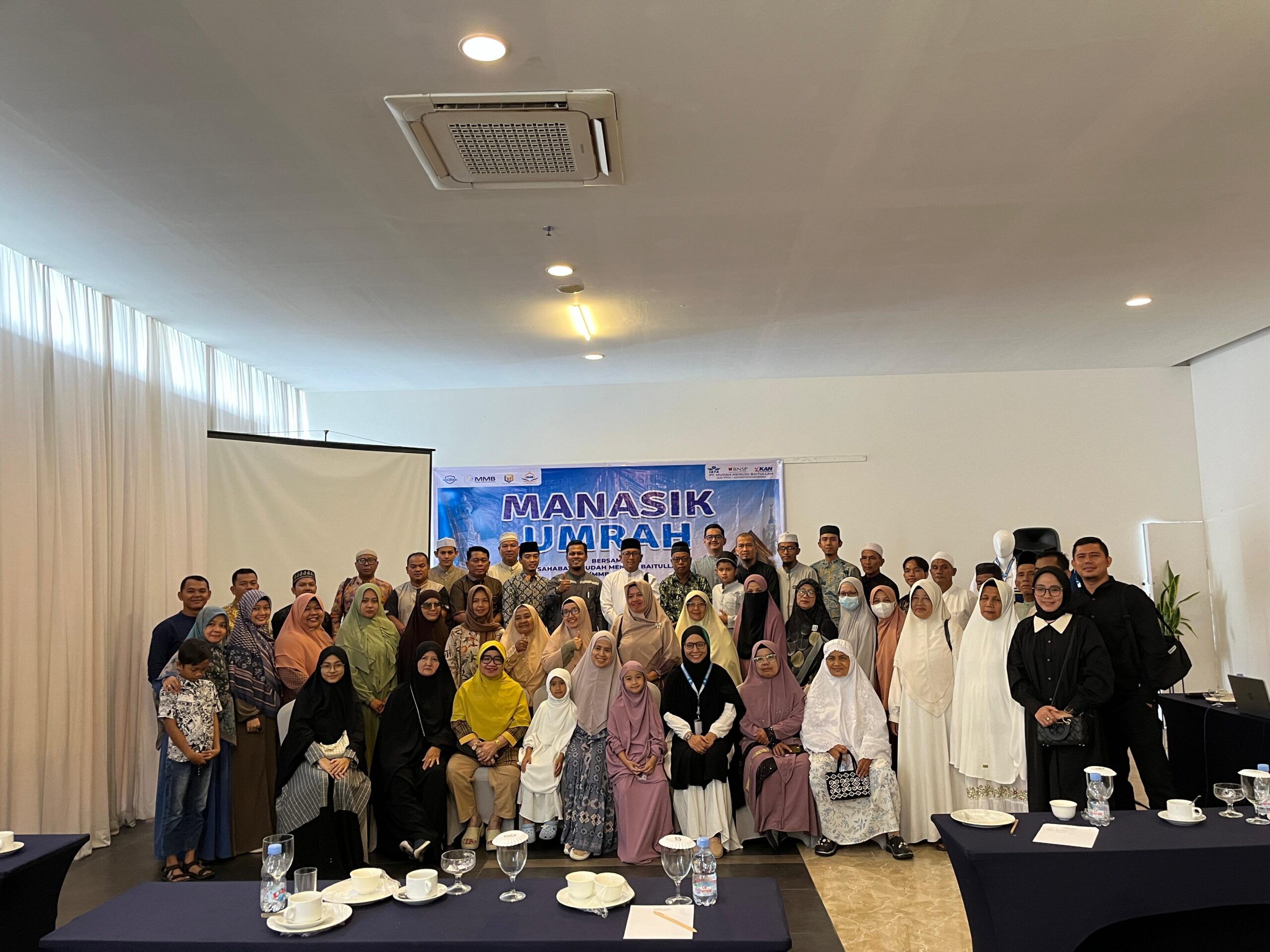 Diberangkatkan 15 September, Jema’ah Calon Umrah MMB Ikuti Pembekalan Manasik di Hotel Prime Park Pekanbaru Diberangkatkan 15 September, Jema’ah Calon Umrah MMB Ikuti Pembekalan Manasik di Hotel Prime Park Pekanbaru